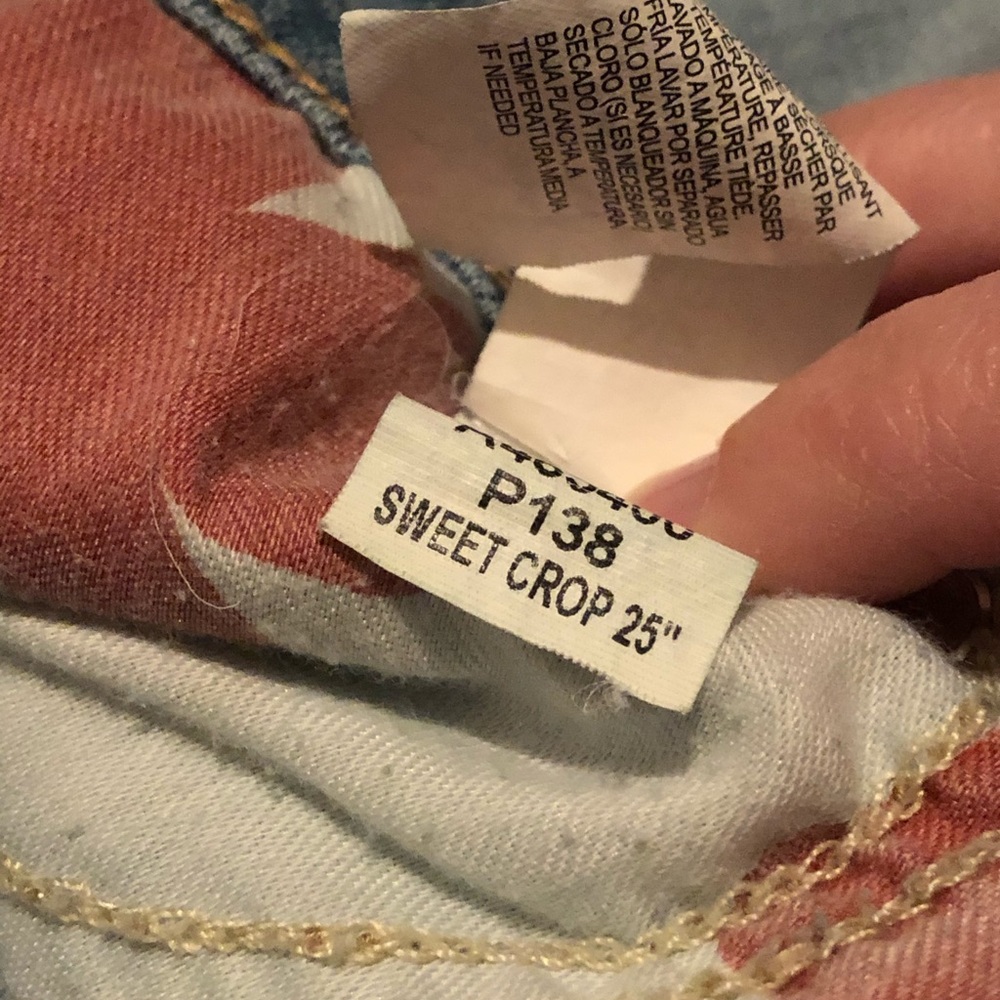 Women’s sweet and crop capris